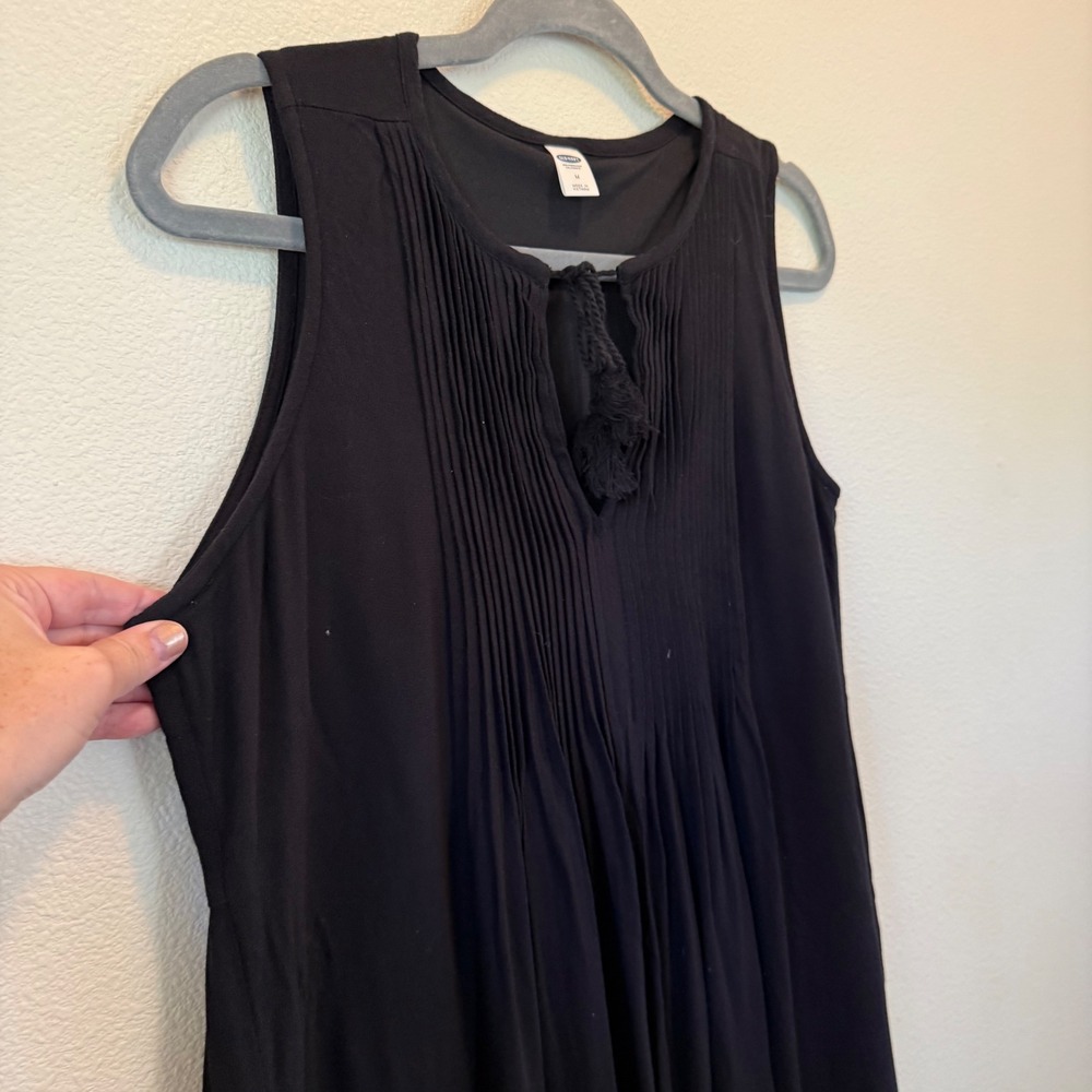 Old Navy Women's Black Sleeveless Dress Pleated V Neck Size M Casual‎ - Picture 4 of 11